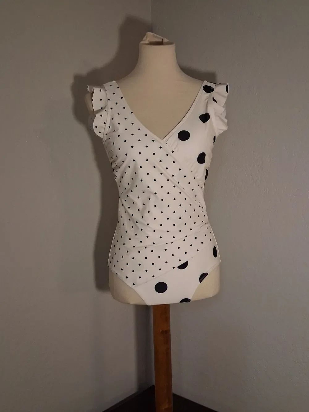 Marina West NWOT White Polka Dot Ruffle One-Piece Swimsuit
